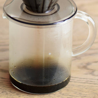 KINTO SLOW COFFEE STYLE Coffee Jug made of clear heat resistant glass with visible dark coffee drip inside